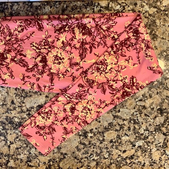 “Vintage” LuLaRoe One Size Leggings - Picture 2 of 4